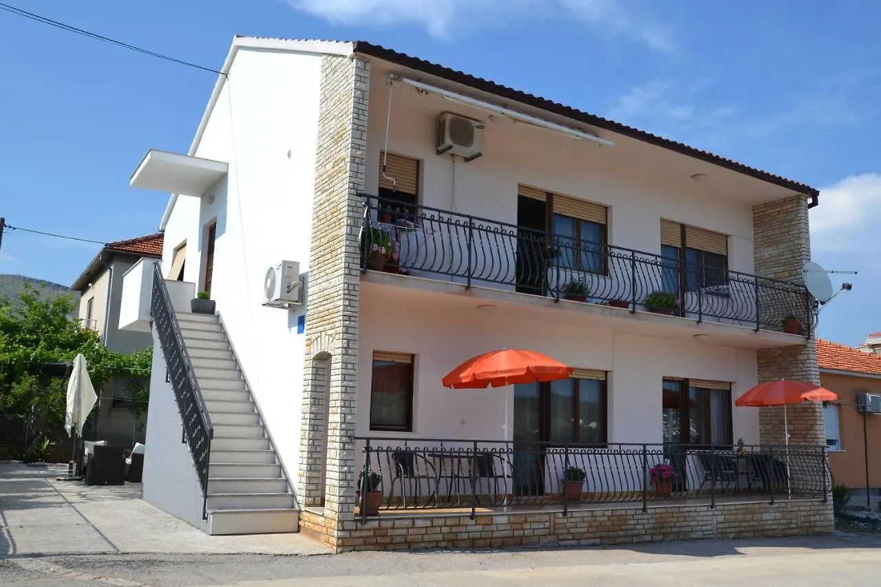 Apartments Marin1 - Near Pebble Beach Trogir