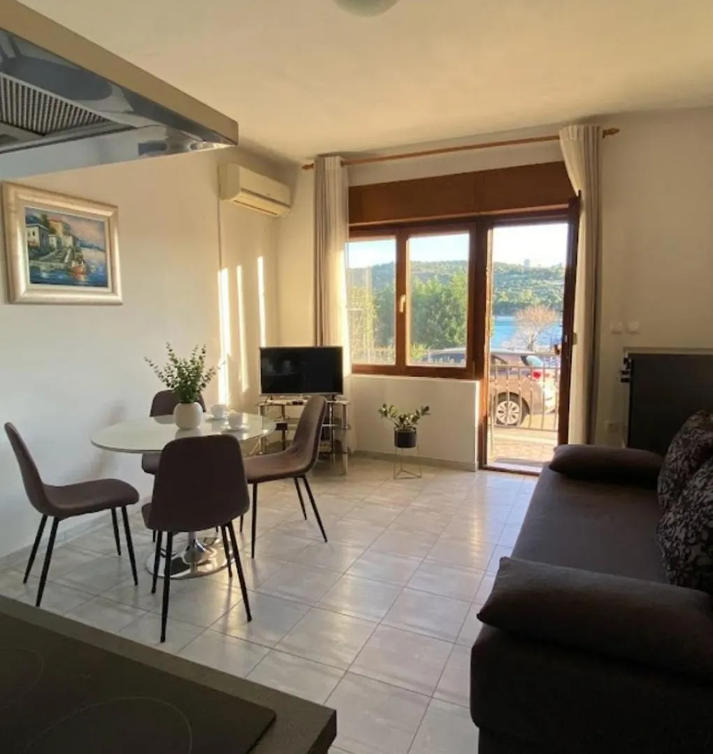 Apartments Marin1 - Near Pebble Beach Trogir