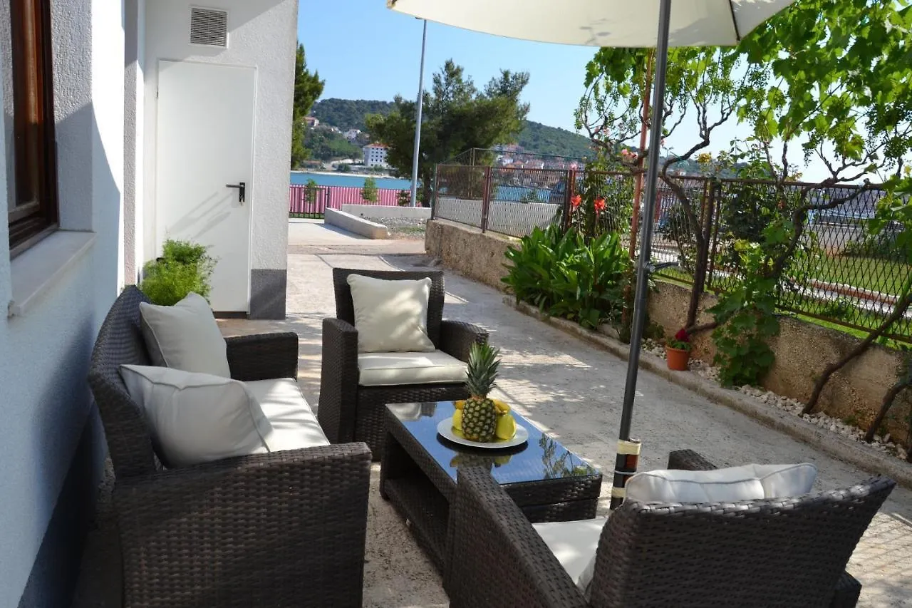 Apartments Marin1 - Near Pebble Beach Trogir